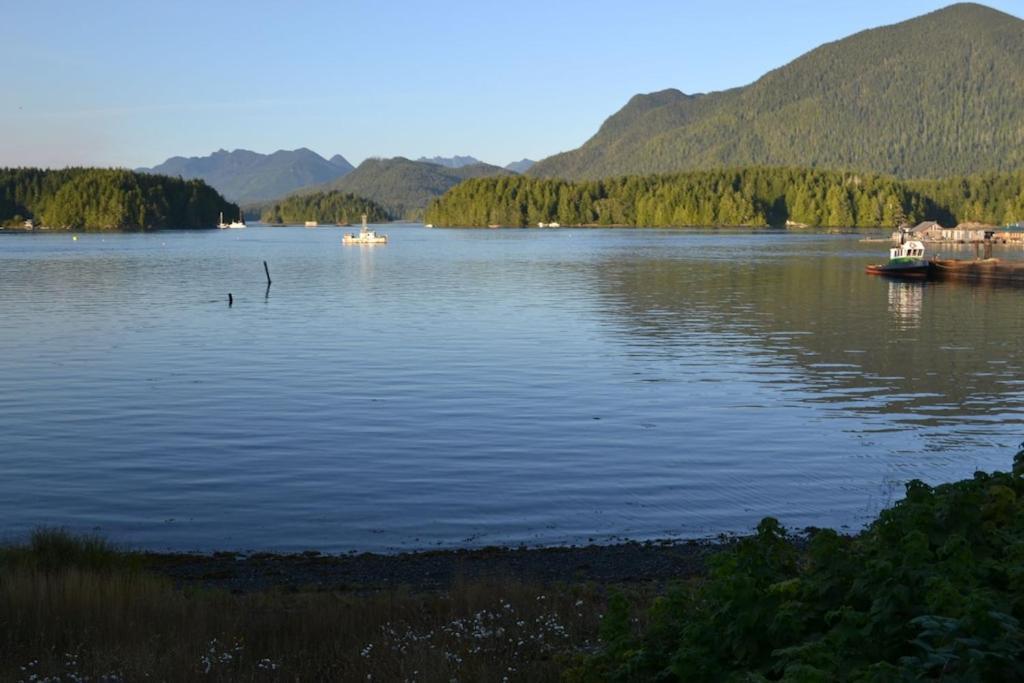 Appartamento Waterfront View Of The Inlet, Short Walk To Town Tofino Esterno foto